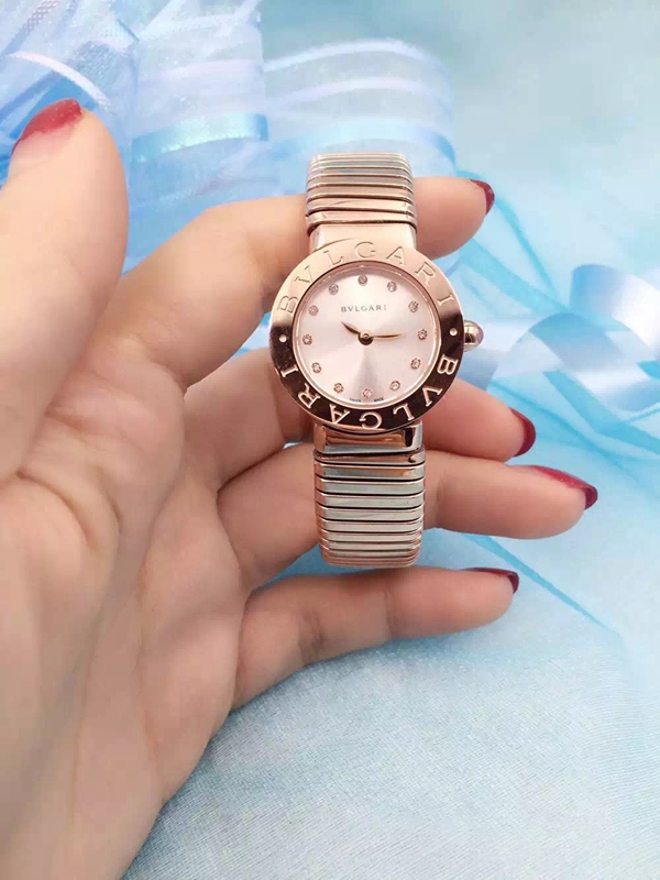 ブルガリ時計正面デザイン